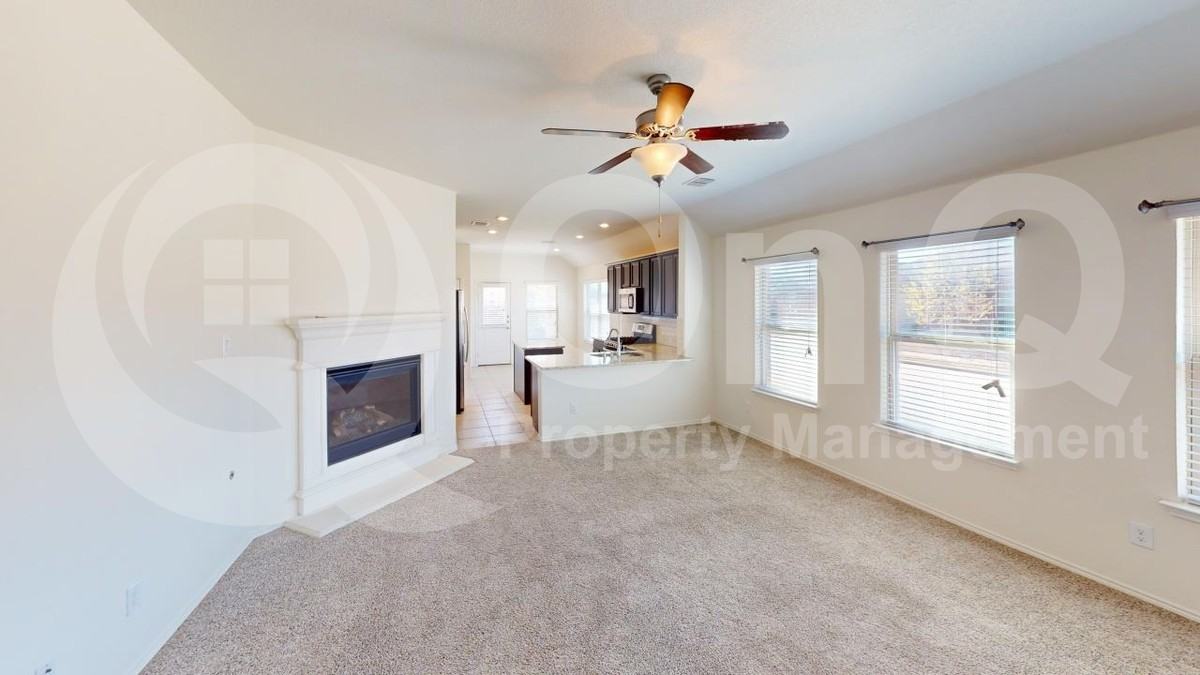 1235 Acmite Ave - Photo 6 of 19