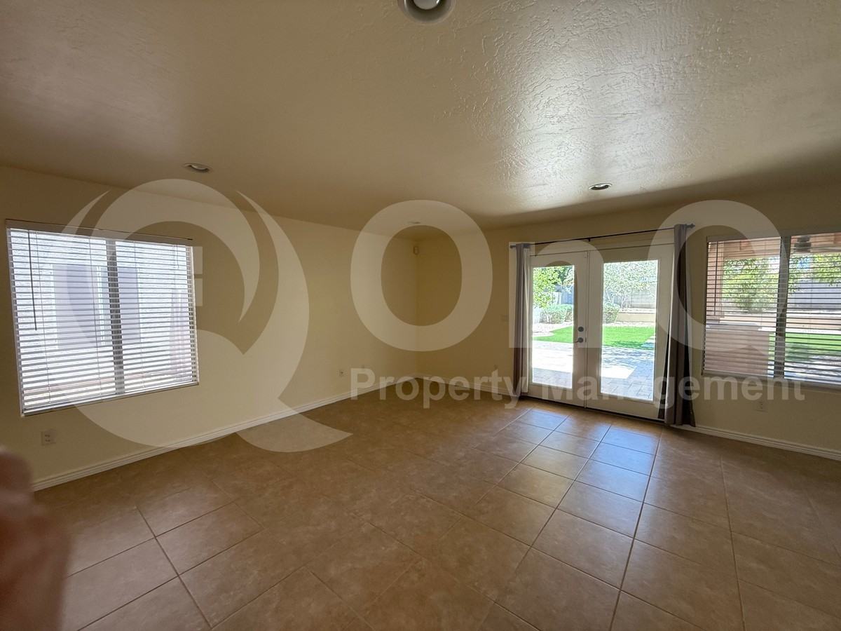 20415 N 17th Pl - Photo 7 of 37