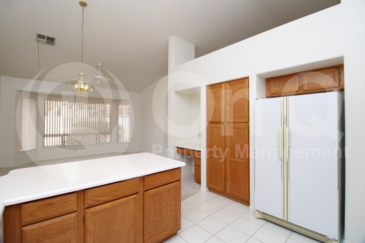 8950 E Yucca Blossom Dr - Photo 4 of 27