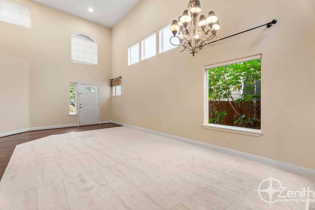 2903 Ne 184th Ave - Photo 5 of 40