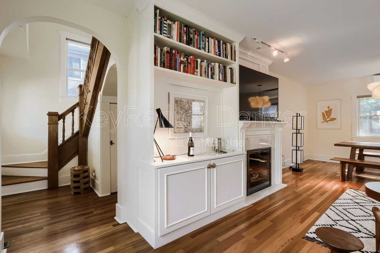 480 S Franklin St - Photo 4 of 22