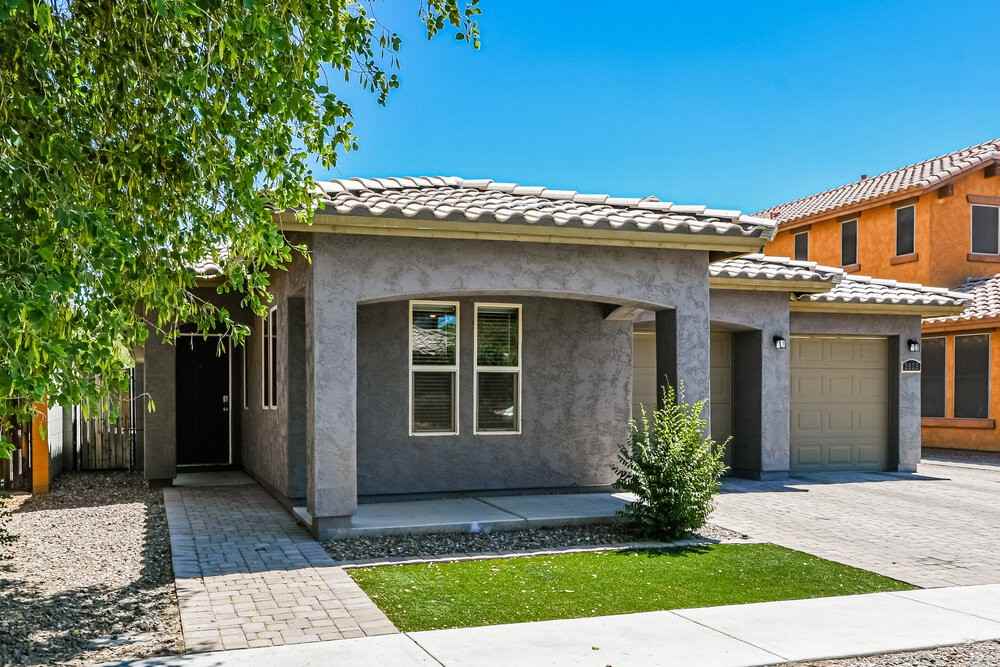 3825 E Frances Ln - Photo 3 of 16