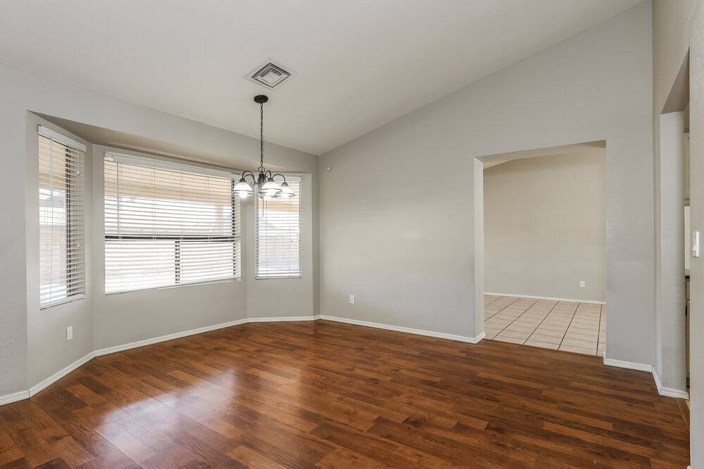 5215 W Diana Ave - Photo 5 of 16