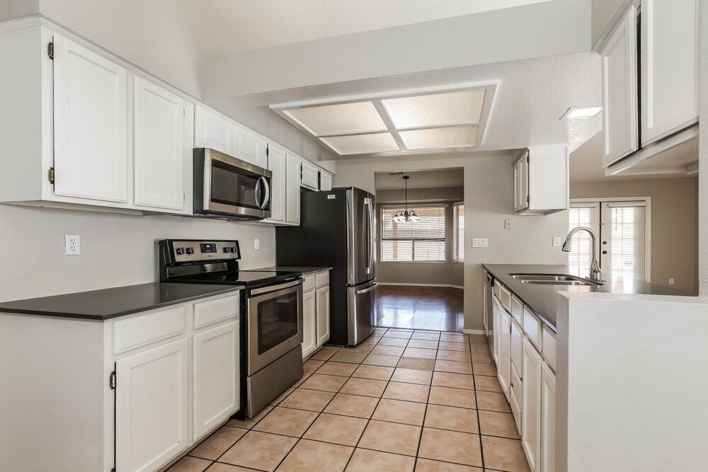 5215 W Diana Ave - Photo 6 of 16