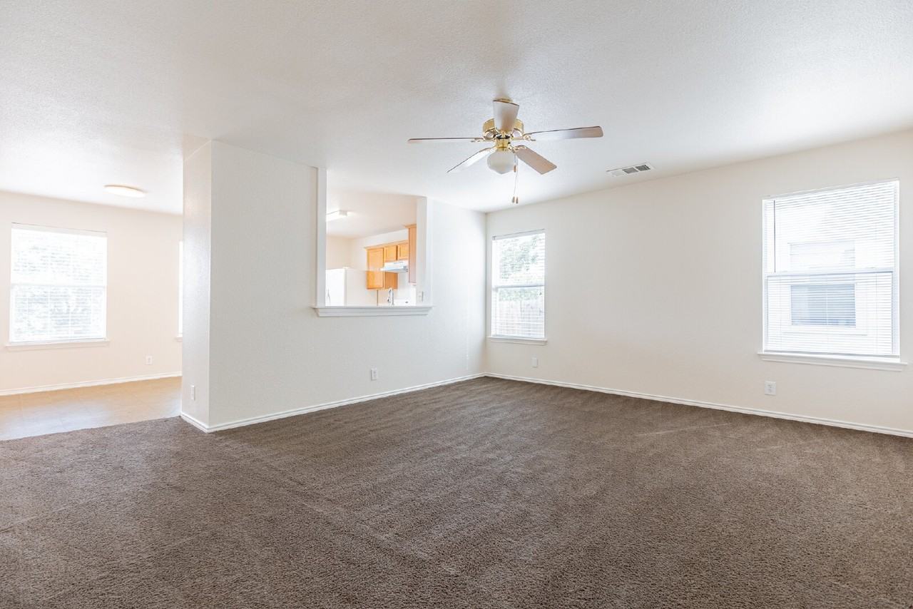 5507 Christina Path - Photo 5 of 40