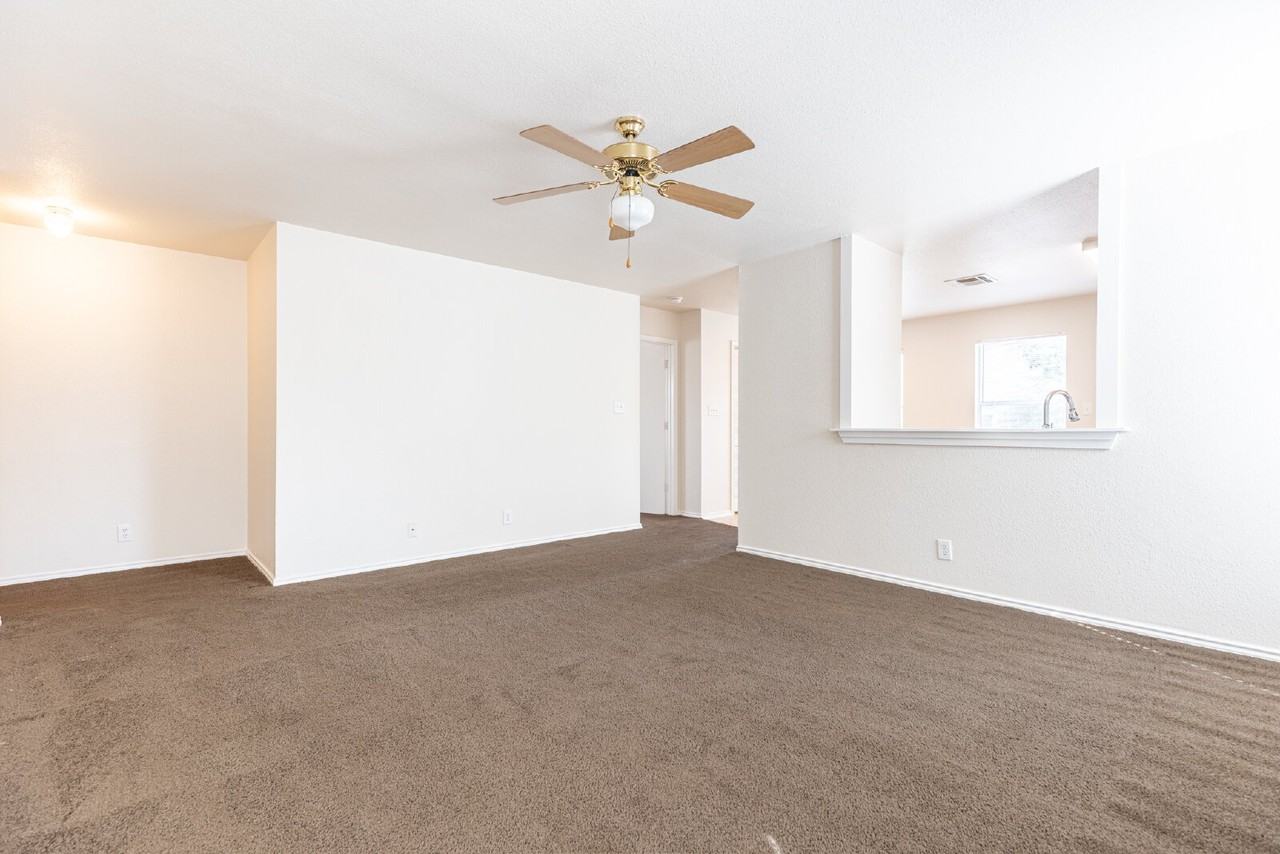 5507 Christina Path - Photo 6 of 40