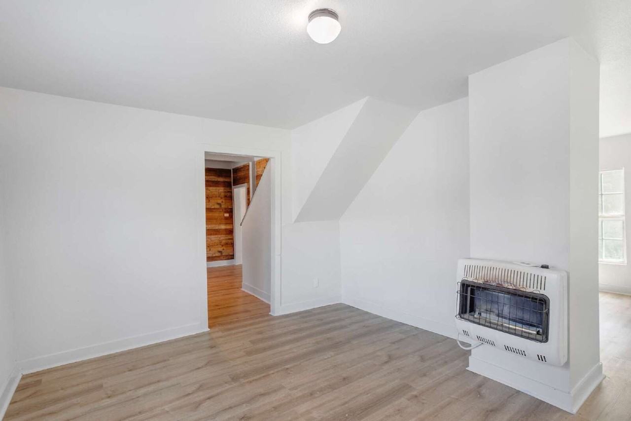 917 W Crawford St - Photo 2 of 15