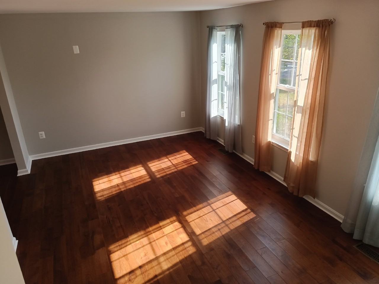 345 Silver Ridge Dr - Photo 6 of 36