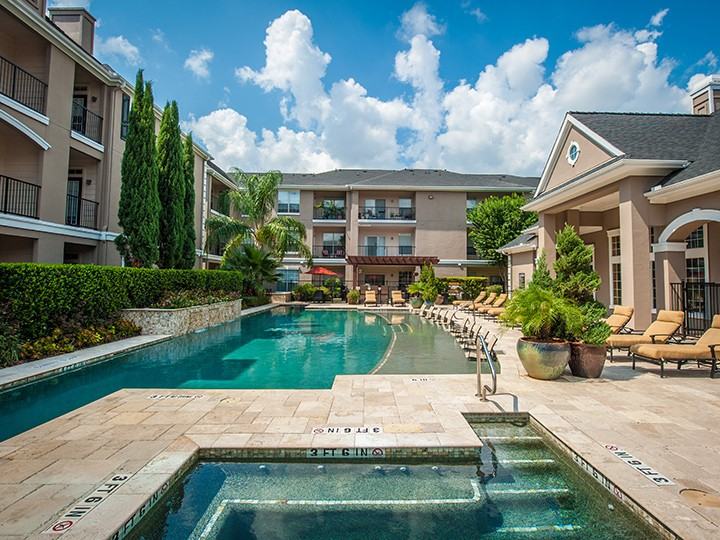 Estates at Bellaire Apartments for Rent 4807 Pin Oak Park, Houston