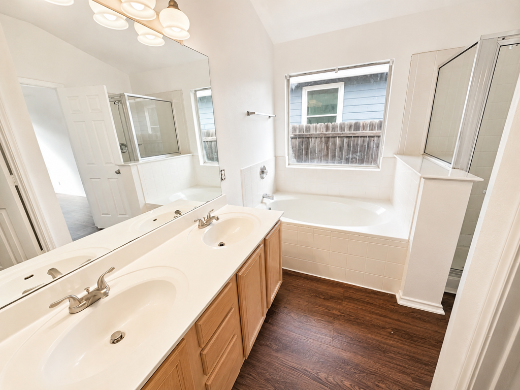 4124 Wensledale Dr - Photo 5 of 19