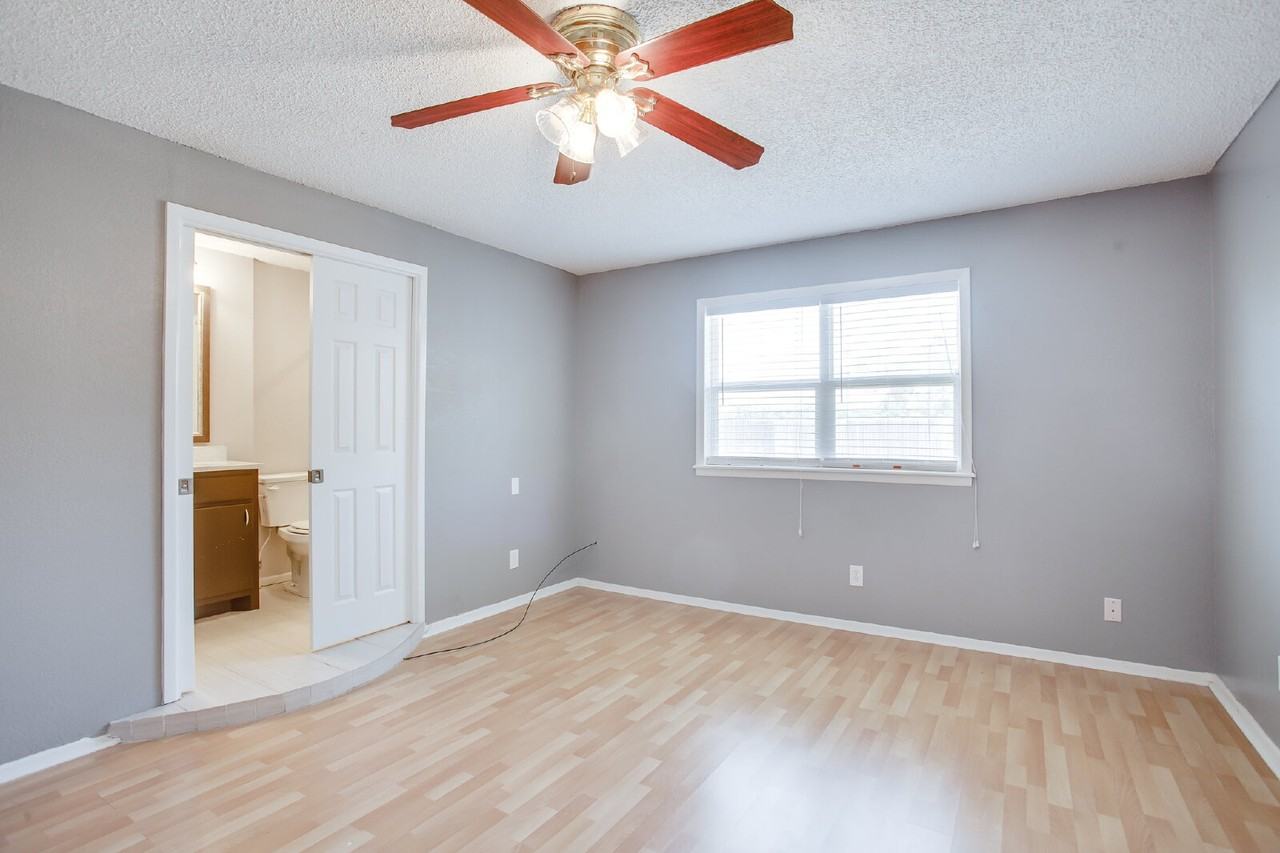 5514 3rd St - Photo 5 of 11