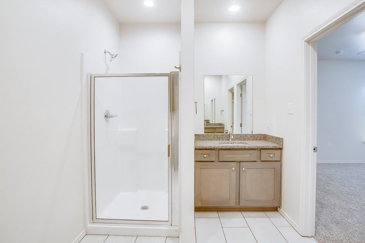 1716 Corpus Ave - Photo 7 of 16