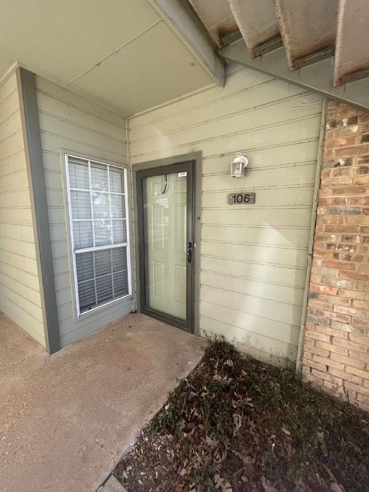 5102 80th St #B - Photo 2 of 10