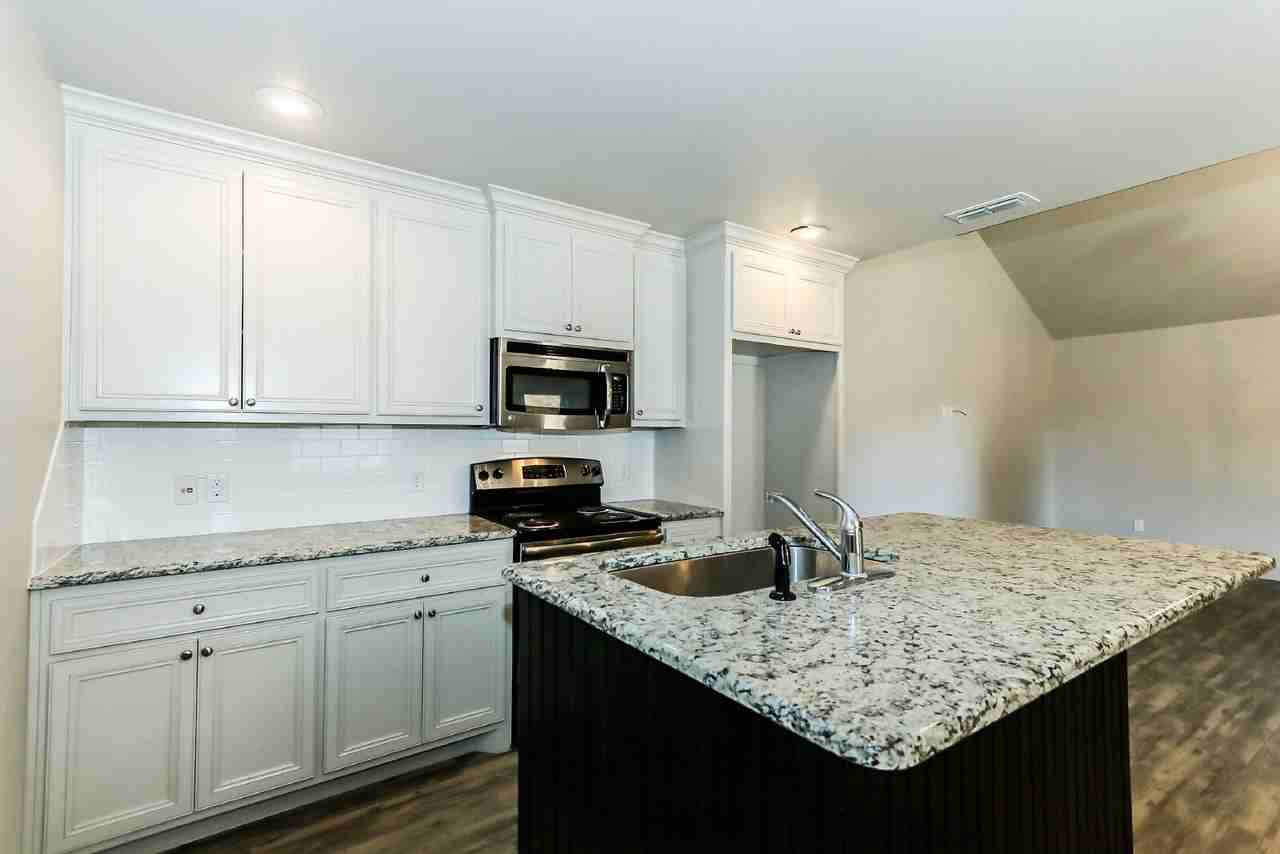 3823 133rd St - Photo 6 of 18