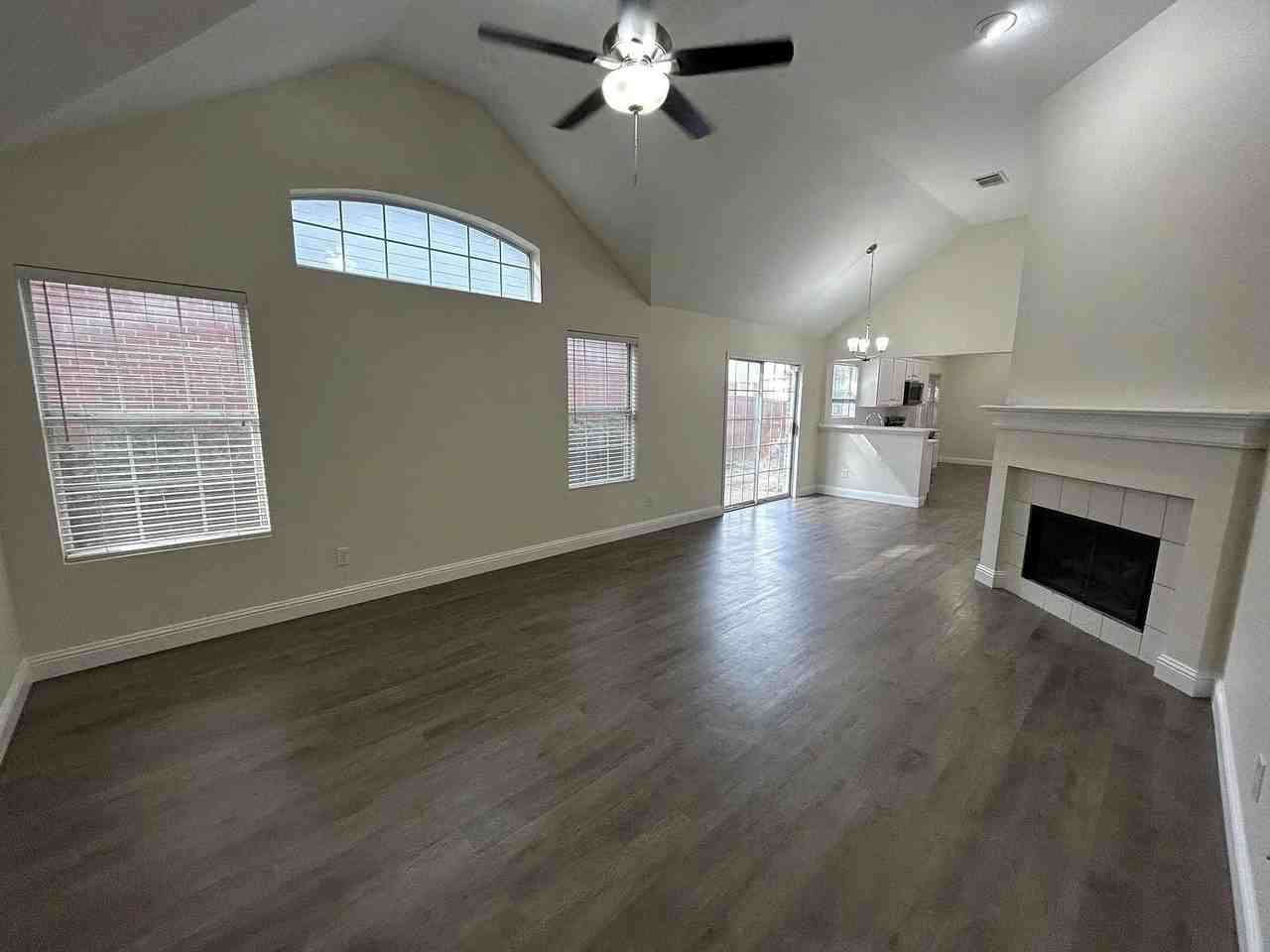 4113 Denham Way - Photo 5 of 13