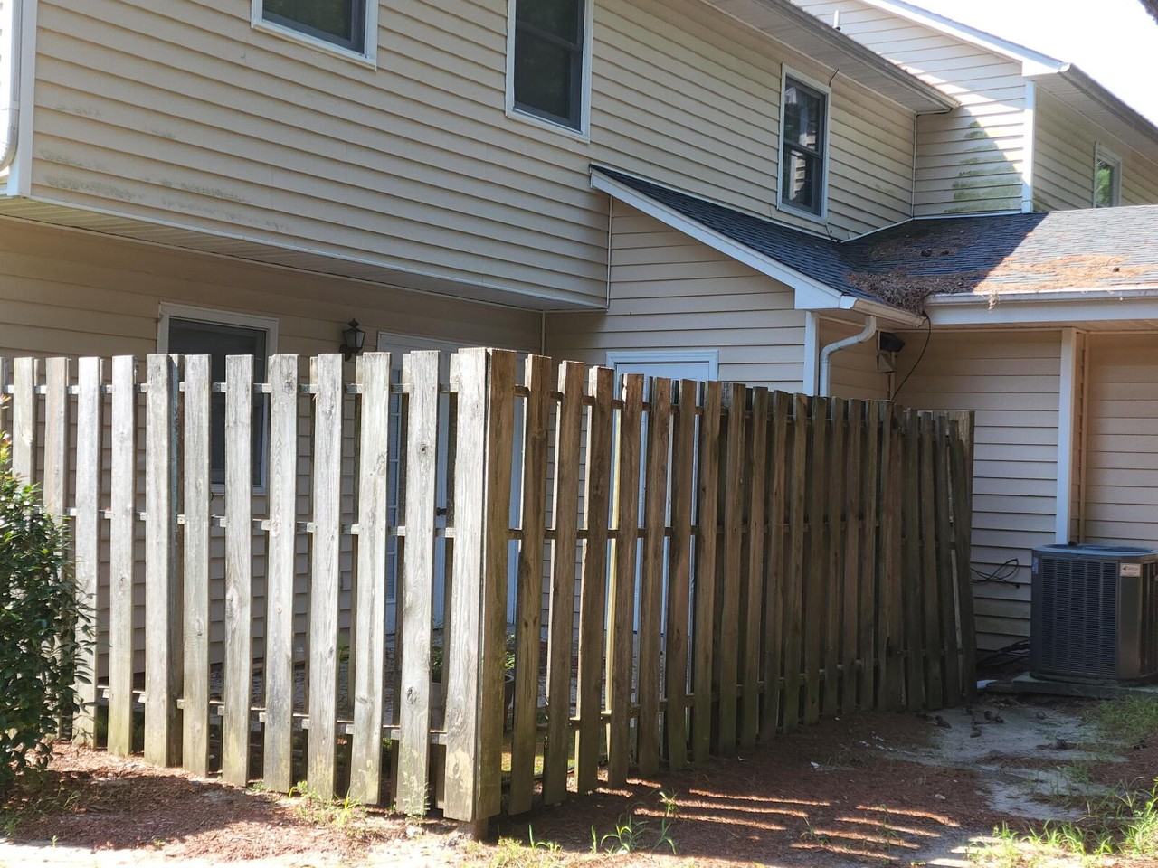 2911 Cedar Creek Rd Apt A - Photo 2 of 25