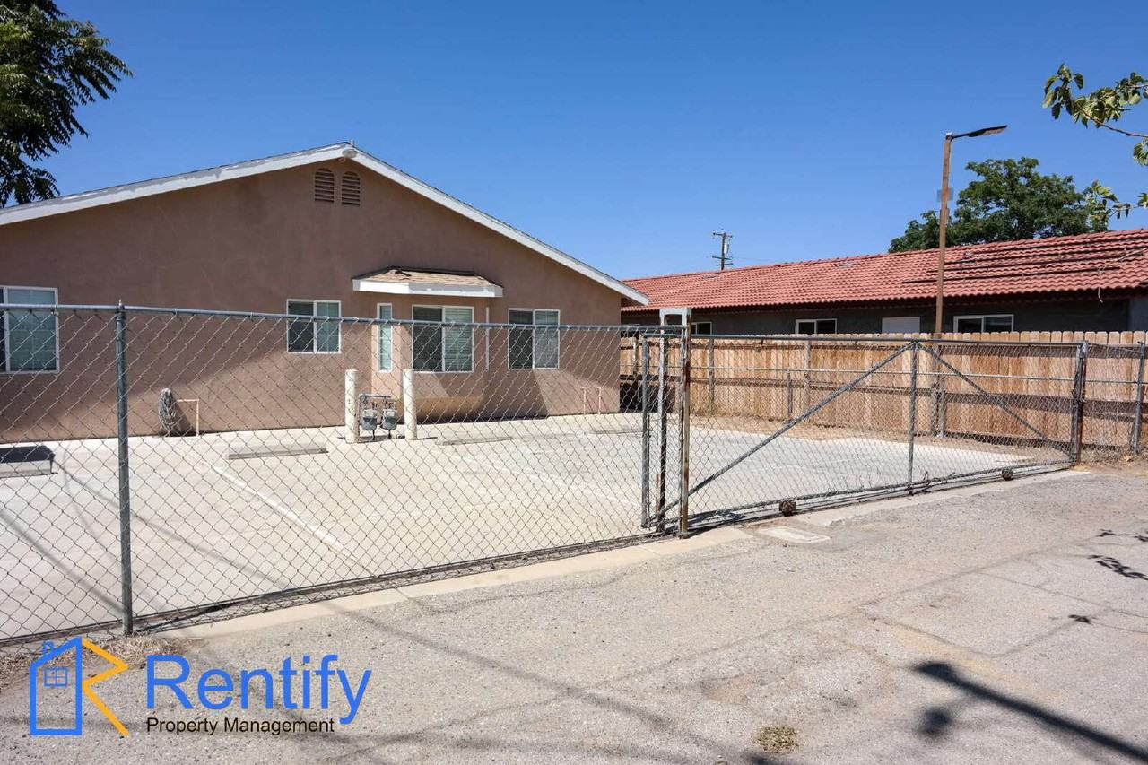 209 E Moneta Ave #B - Photo 2 of 31