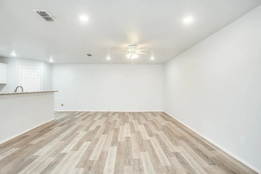 5514 Jarvis St #A - Photo 6 of 15