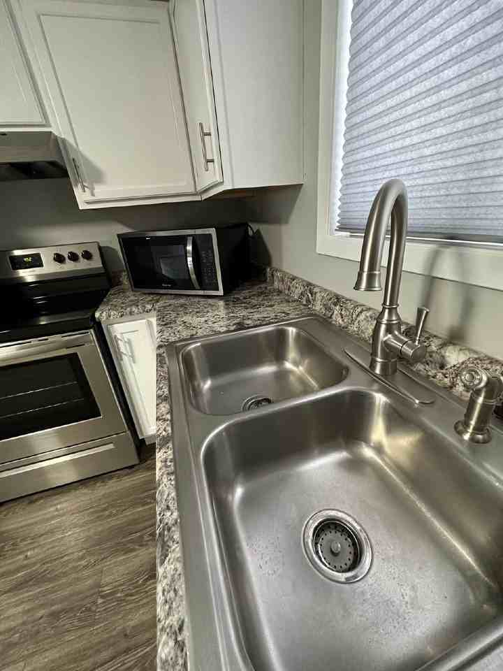 1124 11th St Nw - Photo 5 of 9