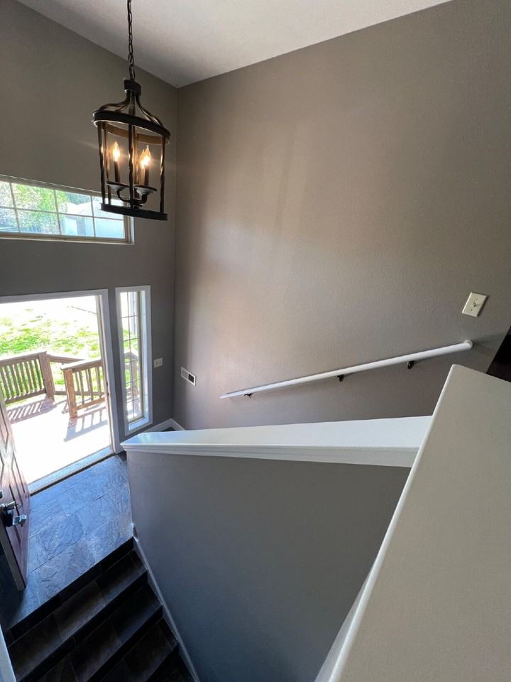 260 Roundhill Rd - Photo 2 of 34