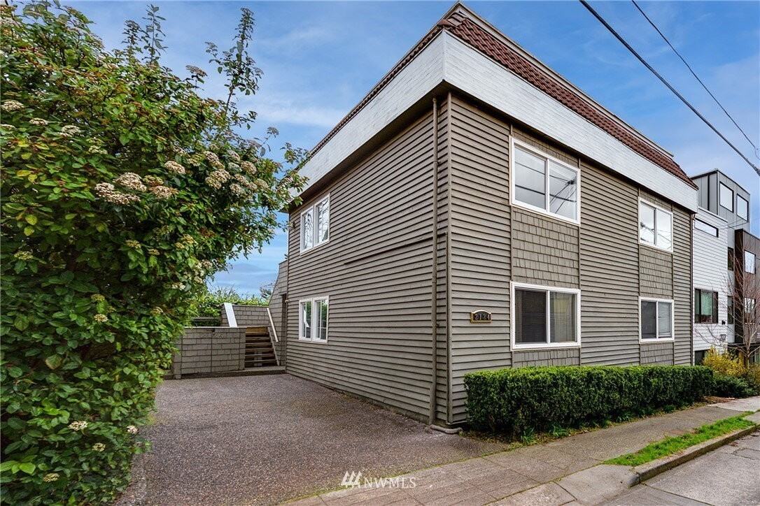 2124 Waverly Pl N Apt B - Photo 2 of 20