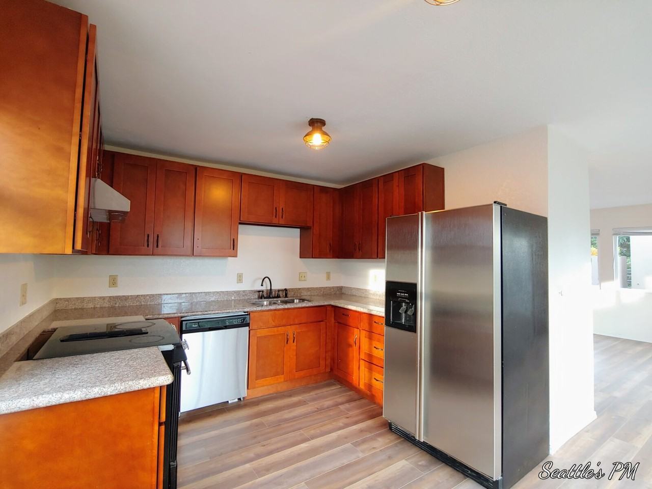 2124 Waverly Pl N Apt B - Photo 4 of 20