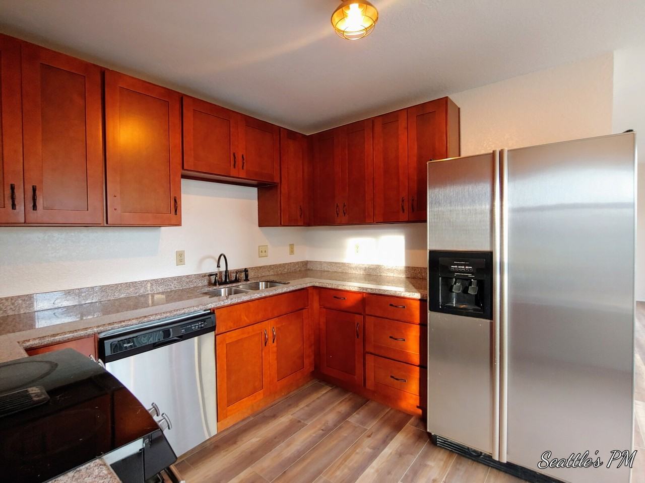 2124 Waverly Pl N Apt B - Photo 6 of 20