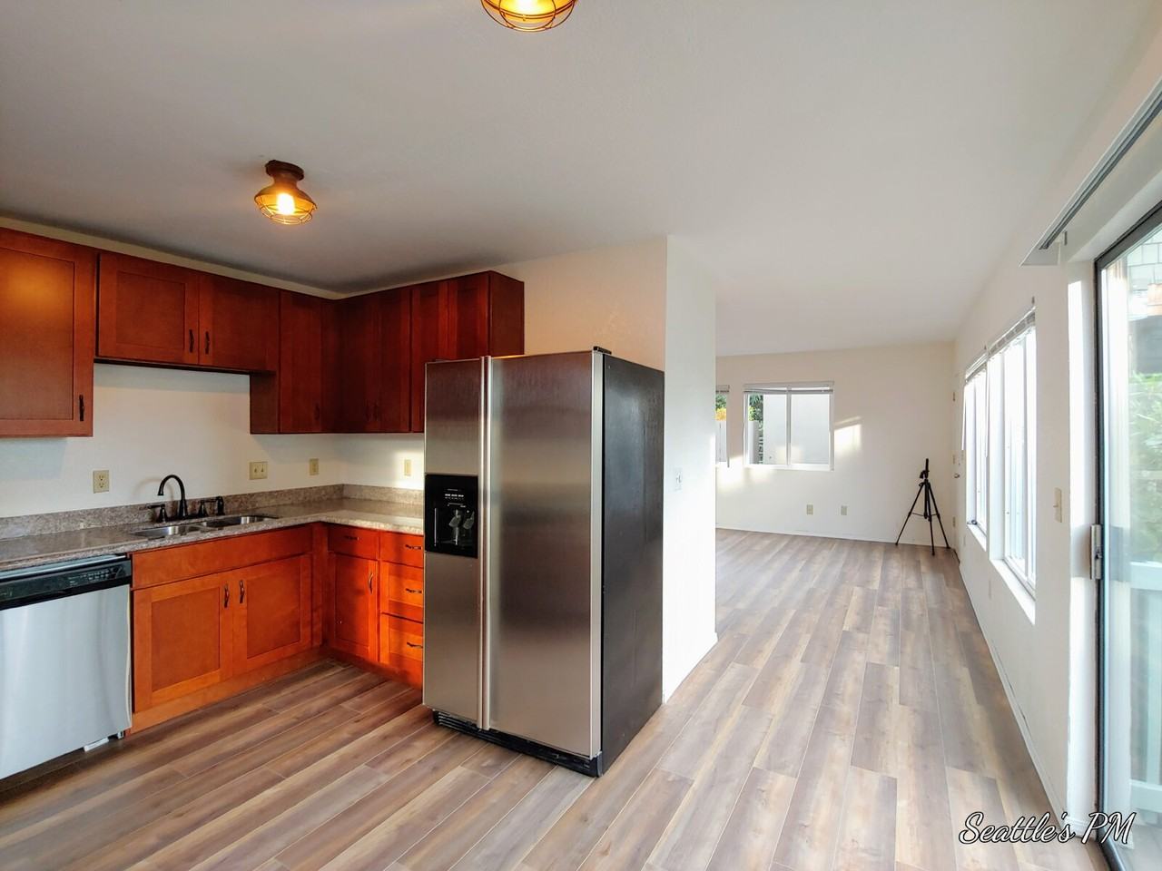 2124 Waverly Pl N Apt B - Photo 7 of 20