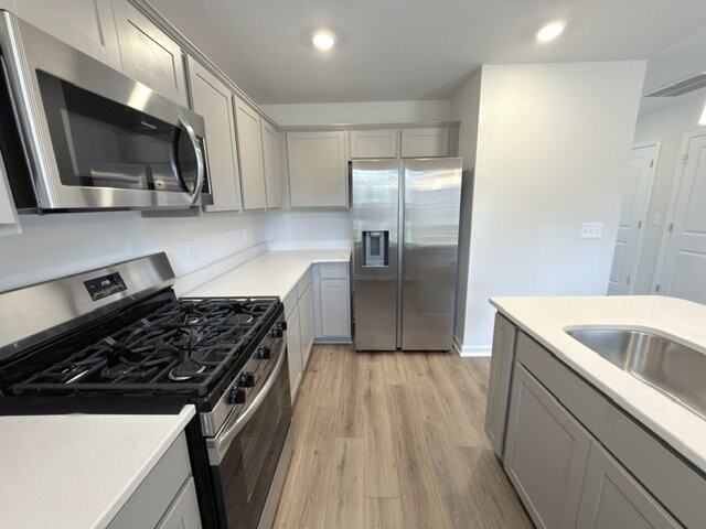 807 Coburg Ln