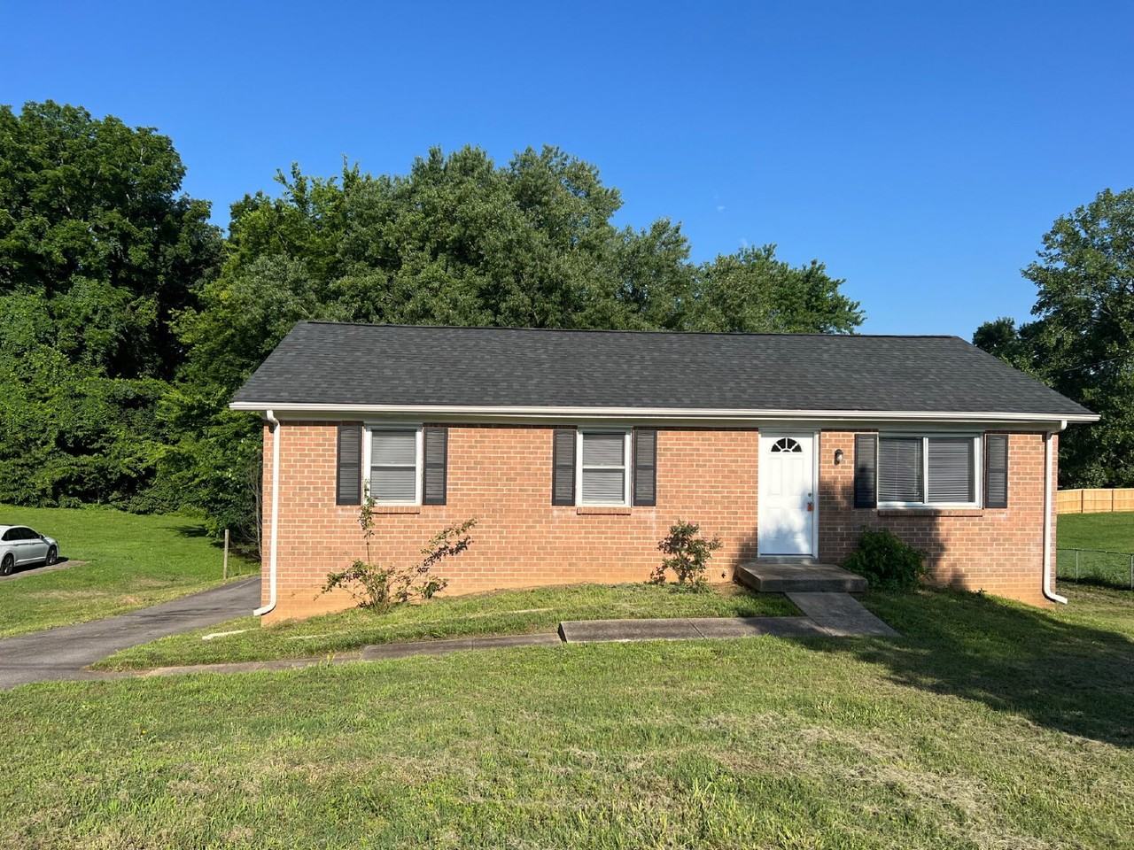 1318 Courtney Dr - Photo 2 of 22