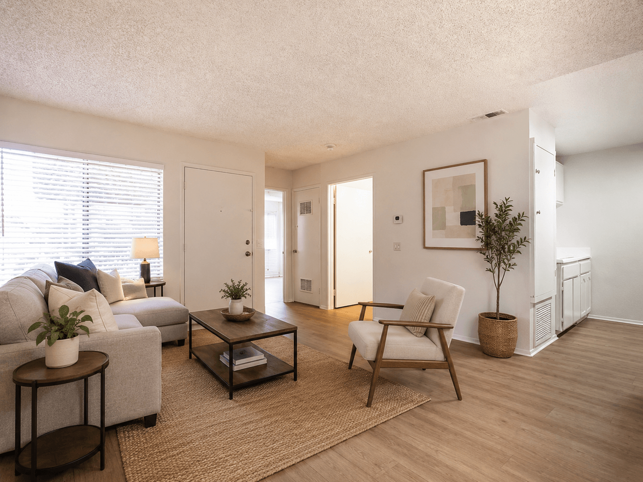 601 North East End Ave - Photo 2 of 14