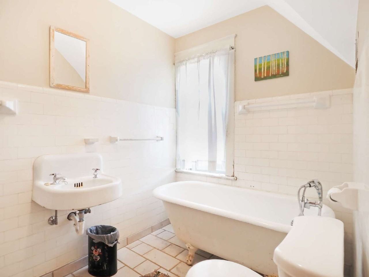 1182 Woodbridge St - Photo 6 of 17