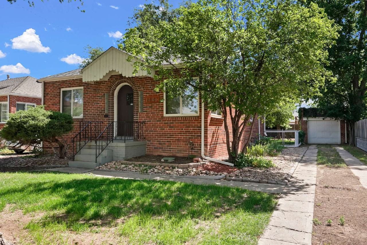 1440 Ivanhoe St - Photo 2 of 27