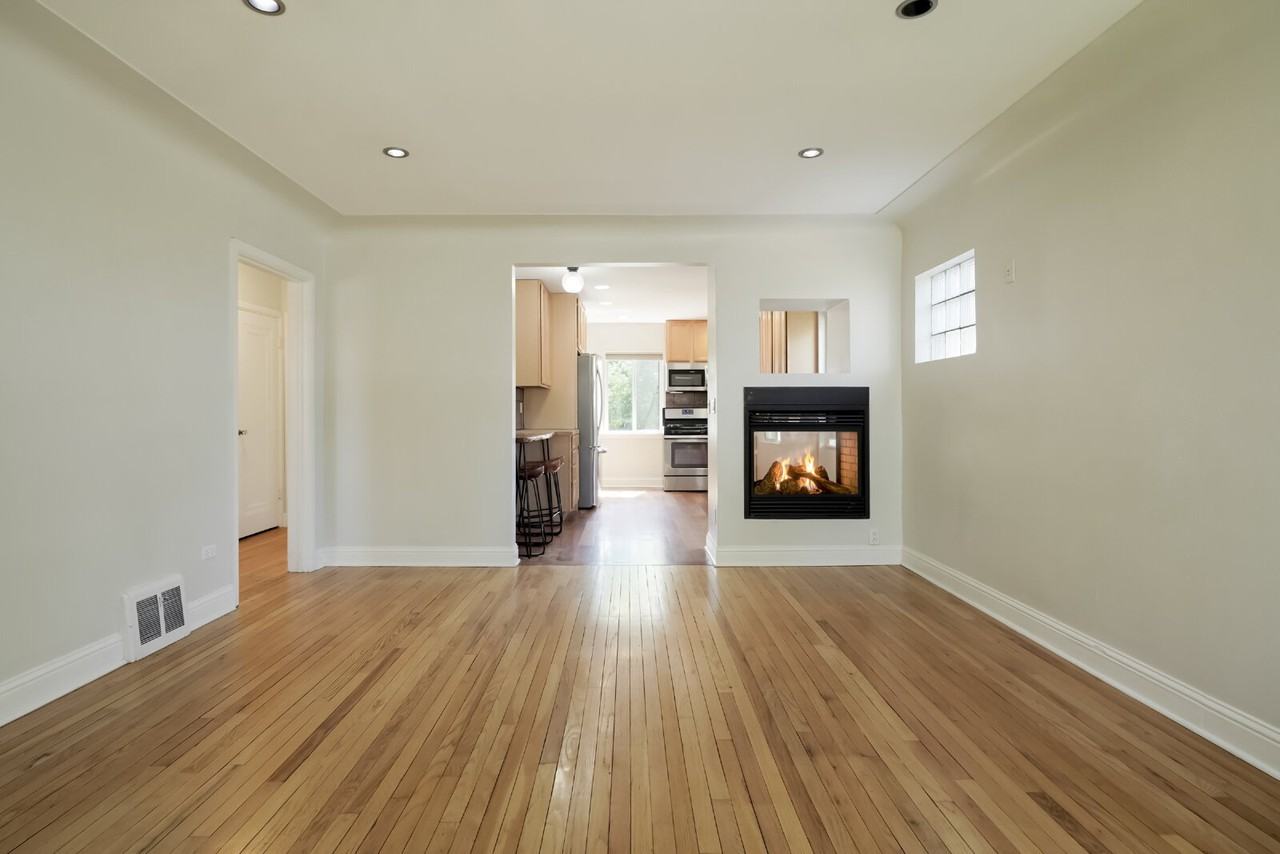 1440 Ivanhoe St - Photo 4 of 27