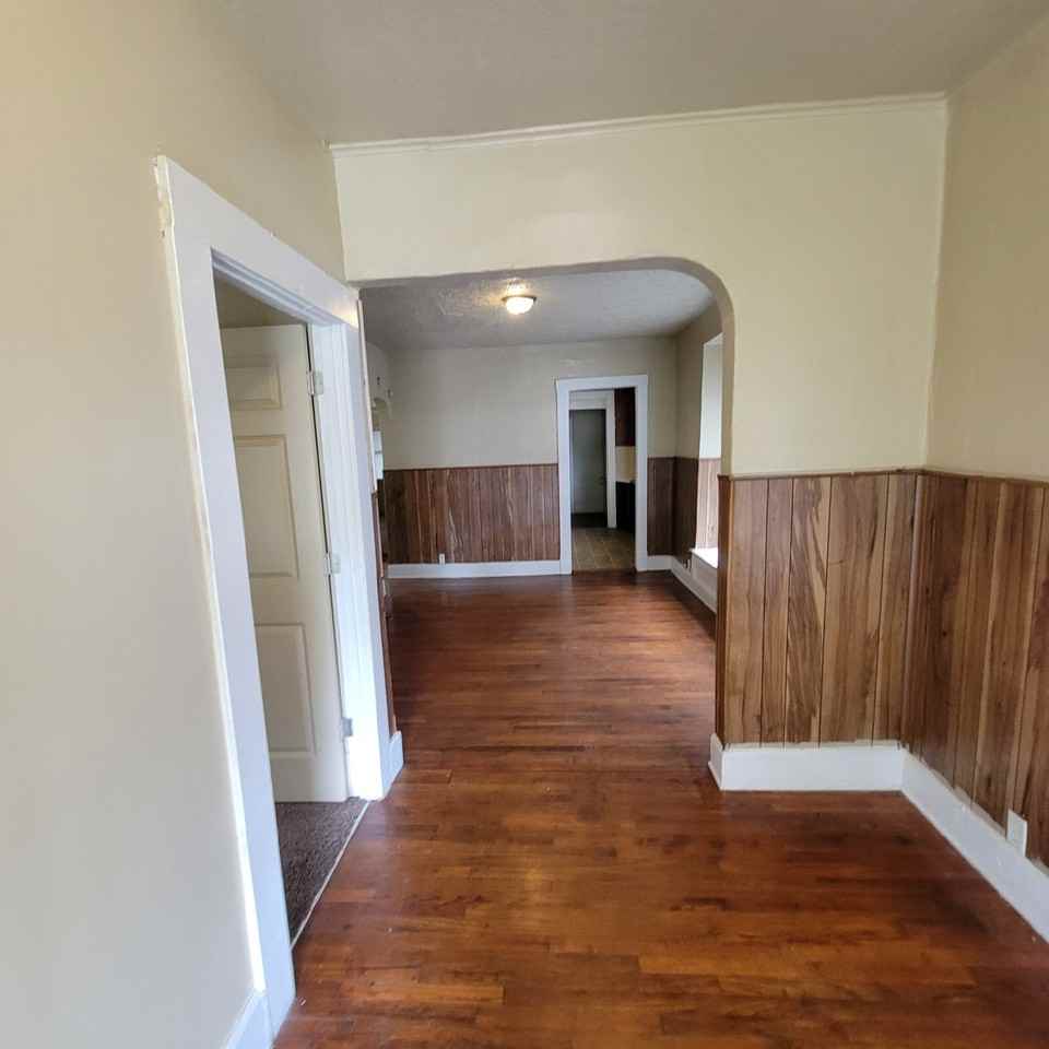 958 N Tuxedo St - Photo 3 of 7