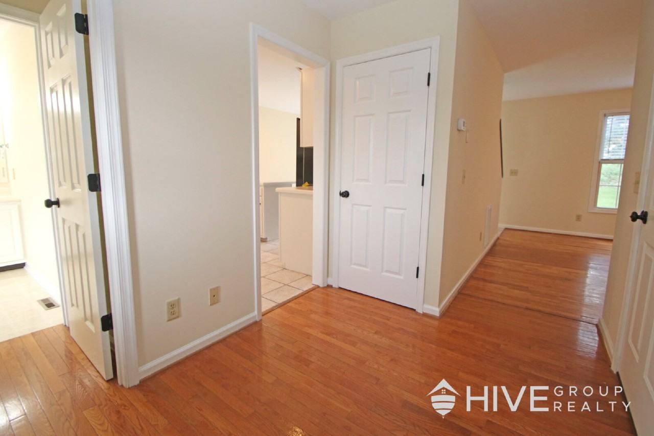 1345 Goldfinch Dr - Photo 2 of 22