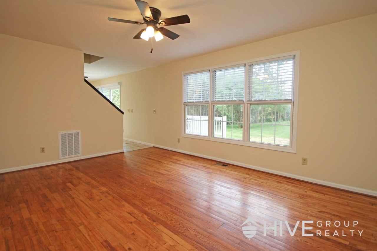 1345 Goldfinch Dr - Photo 5 of 22