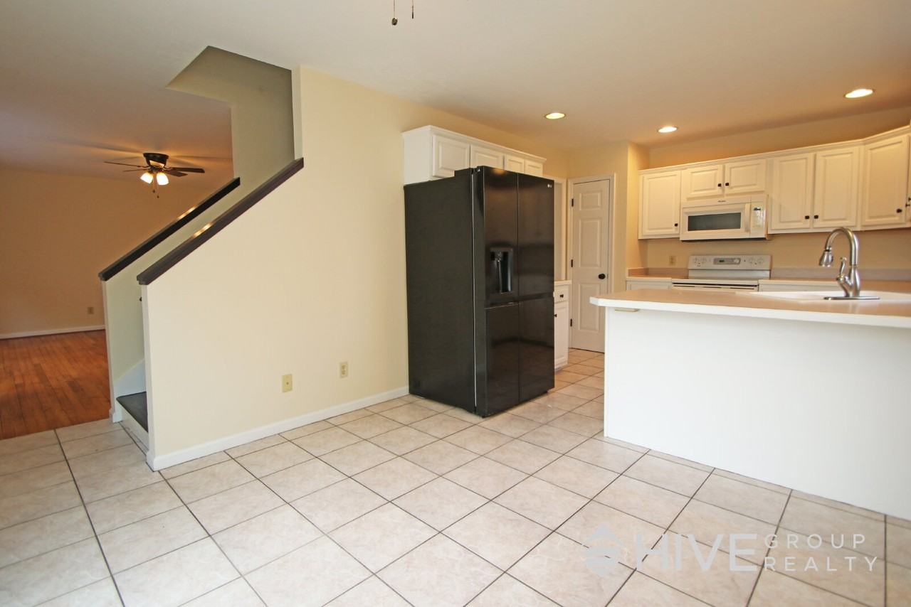 1345 Goldfinch Dr - Photo 7 of 22