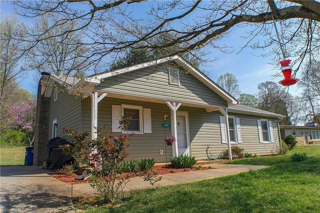 4749 Eastwin Dr - Photo 2 of 2