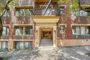 featured image of 253 N Broadway