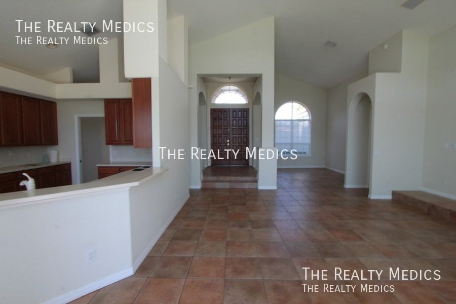 2521 Roat Dr - Photo 3 of 13