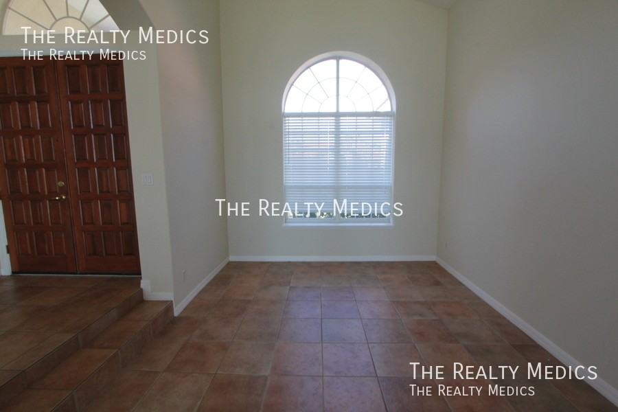 2521 Roat Dr - Photo 6 of 13