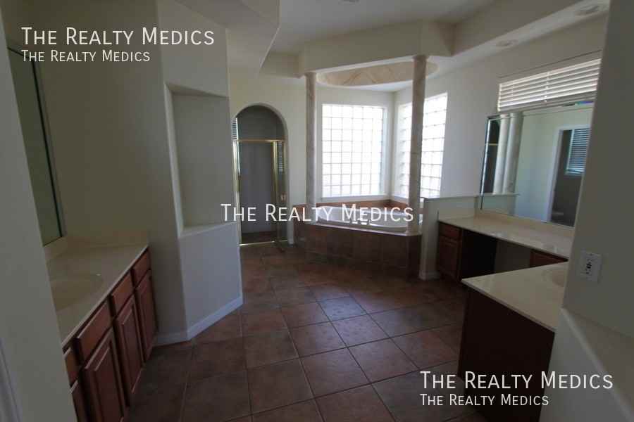 2521 Roat Dr - Photo 7 of 13