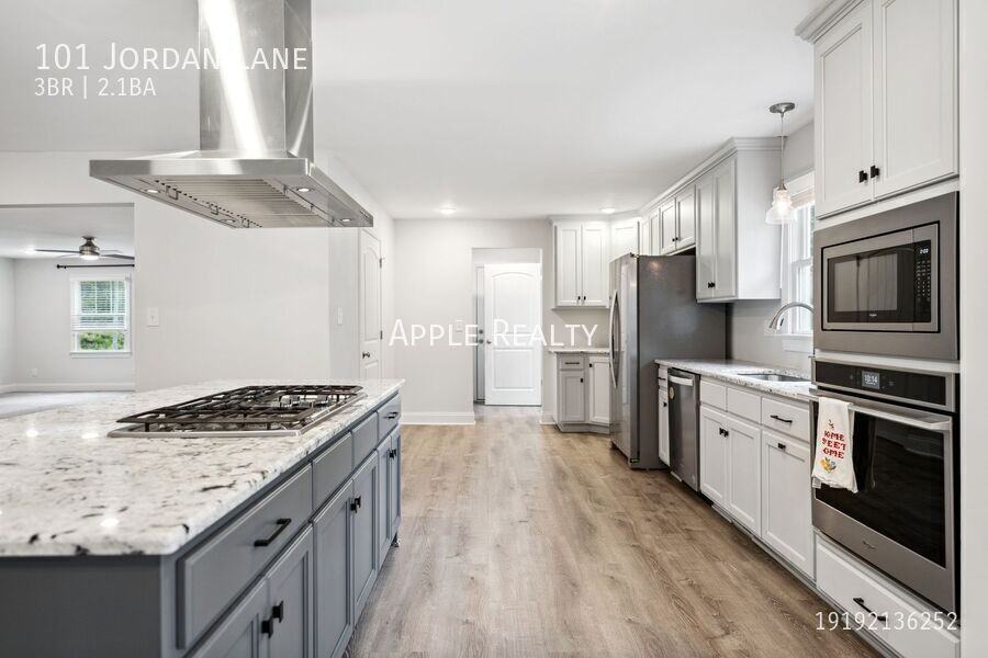 101 Jordan Ln - Photo 3 of 20