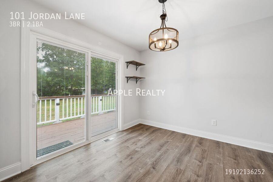 101 Jordan Ln - Photo 6 of 20