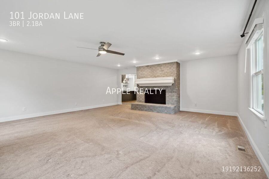101 Jordan Ln - Photo 7 of 20