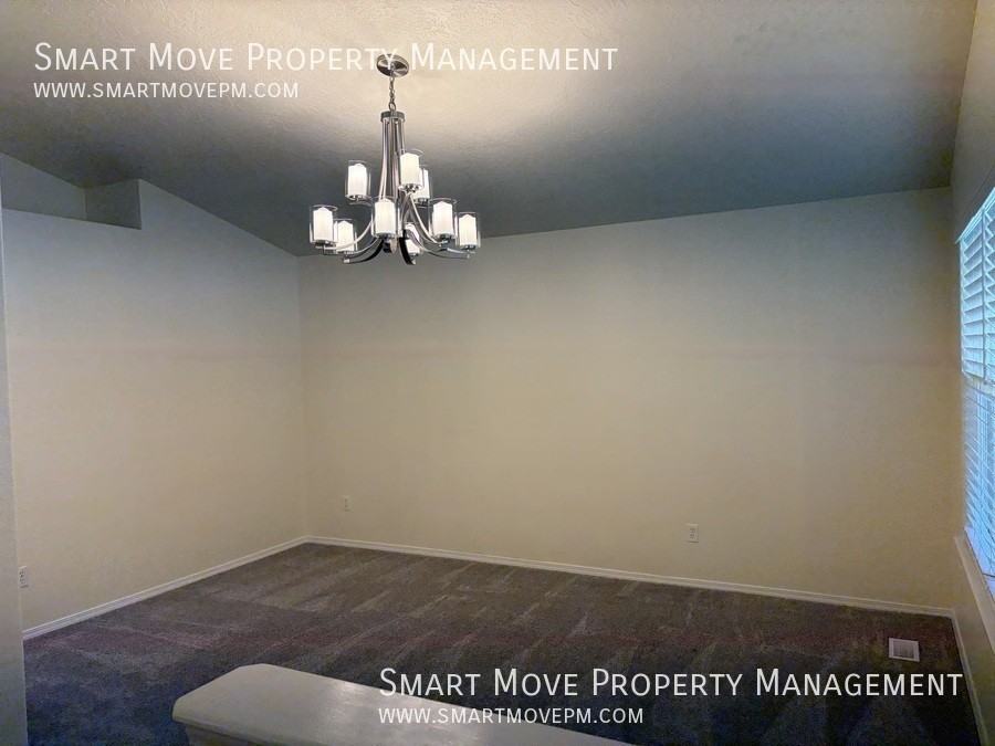 1241 E Ringneck Ct - Photo 7 of 33