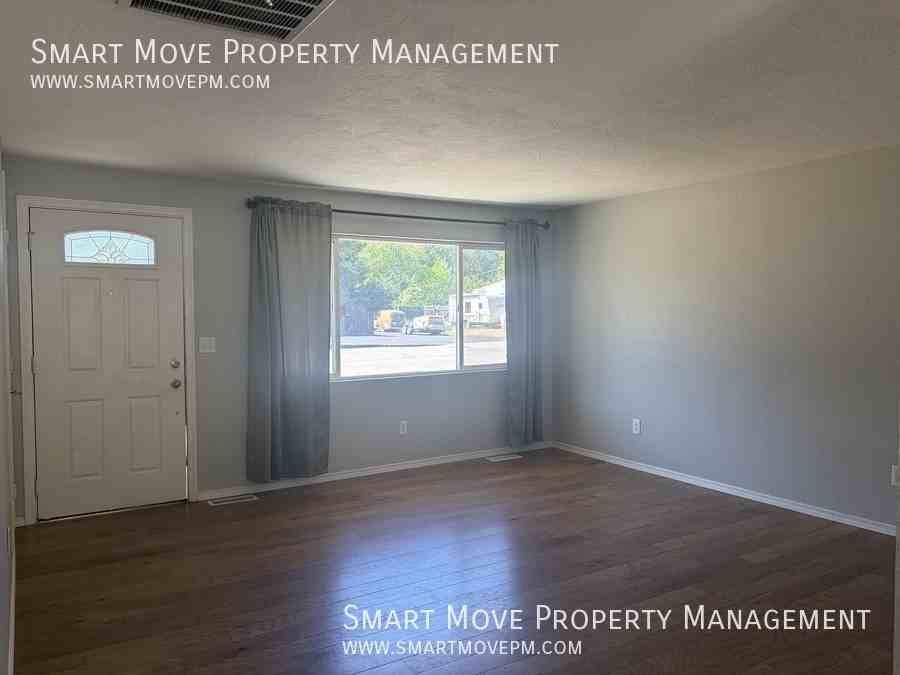 5216 W Wylie Ln - Photo 4 of 26