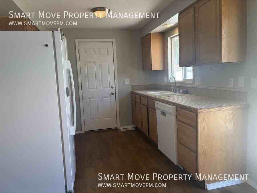 5216 W Wylie Ln - Photo 7 of 26