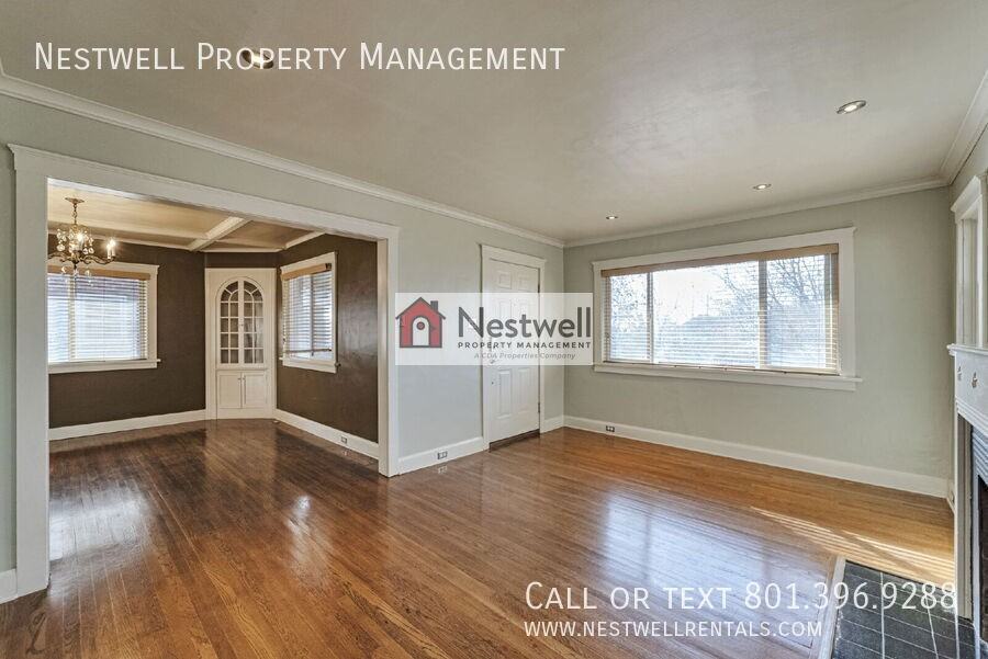 2471 S Douglas St - Photo 5 of 31